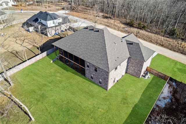 12412 Wildwood Drive, Rogers, AR 72756