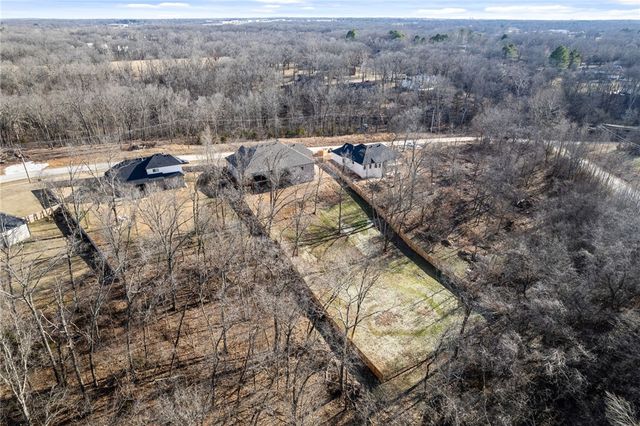 12412 Wildwood Drive, Rogers, AR 72756