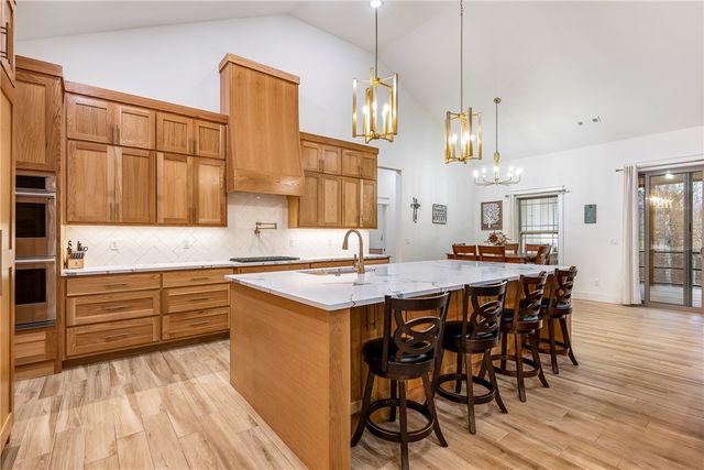 12412 Wildwood Drive, Rogers, AR 72756