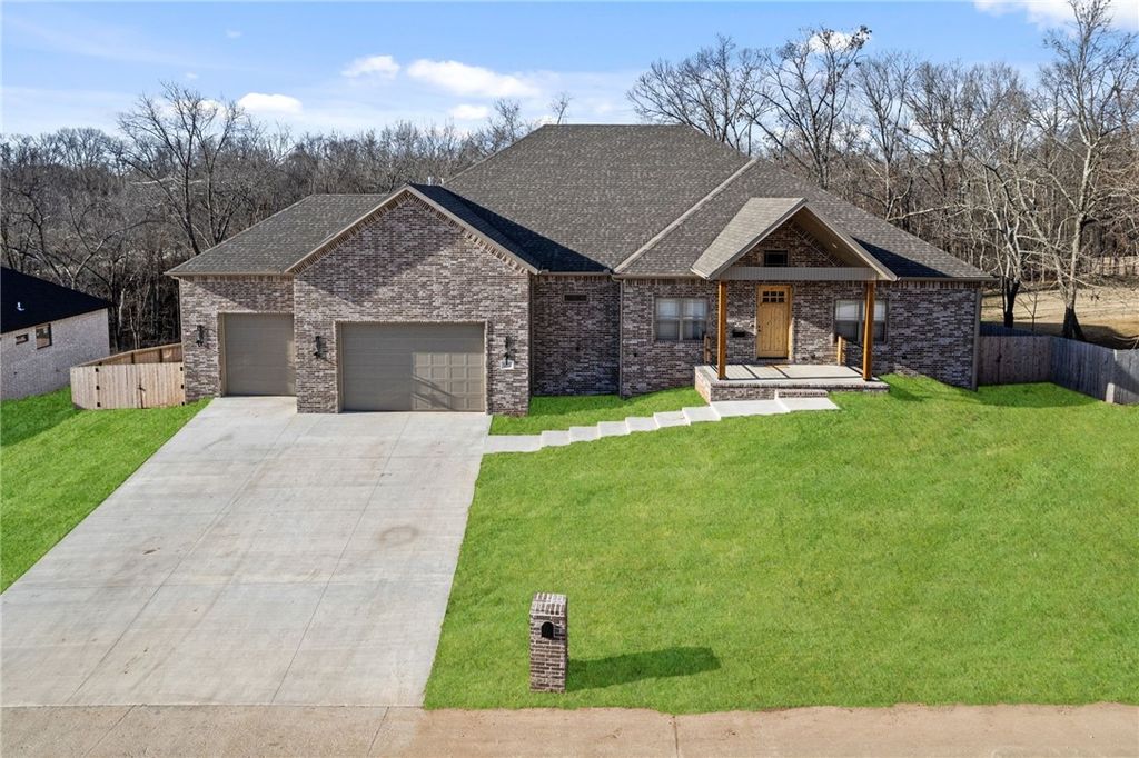 12412 Wildwood Drive, Rogers, AR 72756