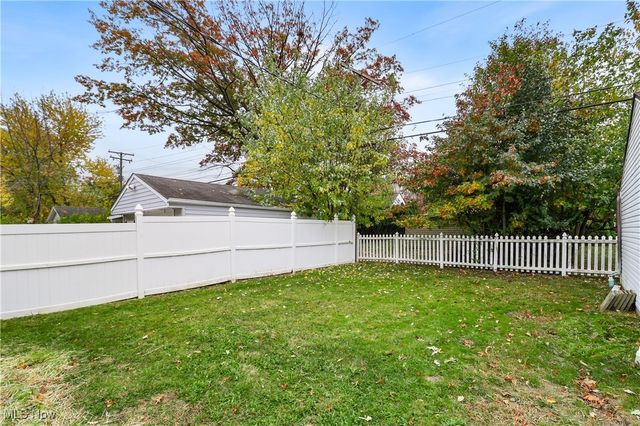 26430 Drakefield Avenue, Euclid, OH 44132