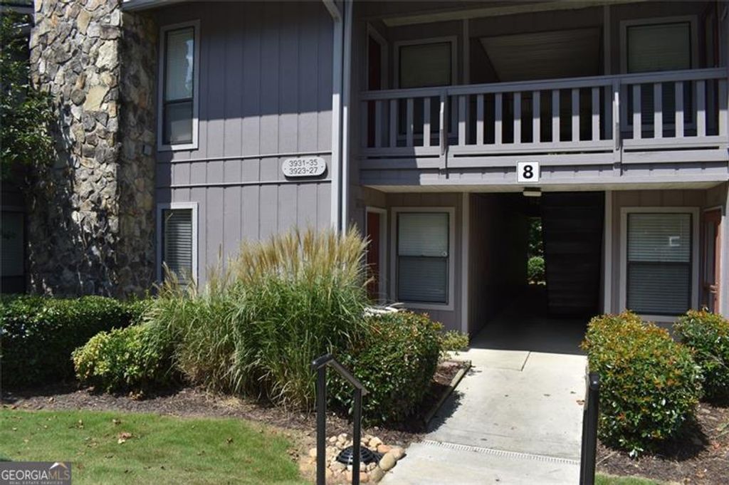 3923 Woodridge Way, Tucker, GA 30084