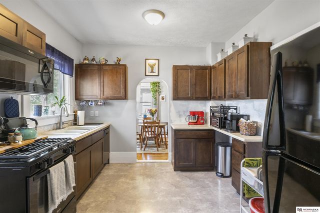 4504 Mayberry Street, Omaha, NE 68106