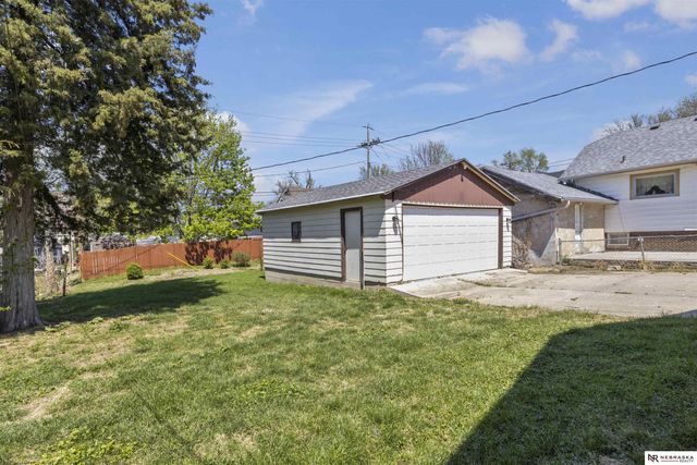 4504 Mayberry Street, Omaha, NE 68106