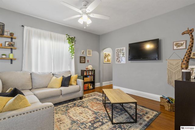 4504 Mayberry Street, Omaha, NE 68106