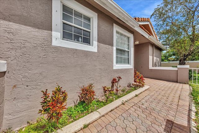 7600 S Aragon Boulevard 3, Sunrise, FL 33322