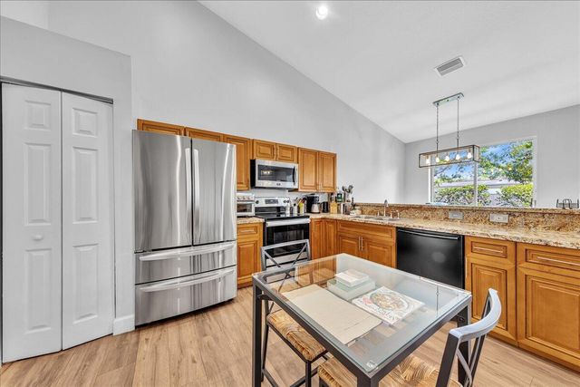 7600 S Aragon Boulevard 3, Sunrise, FL 33322