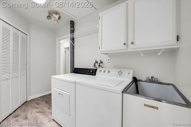 6695 W Dartmoor Road, West Bloomfield, MI 48322