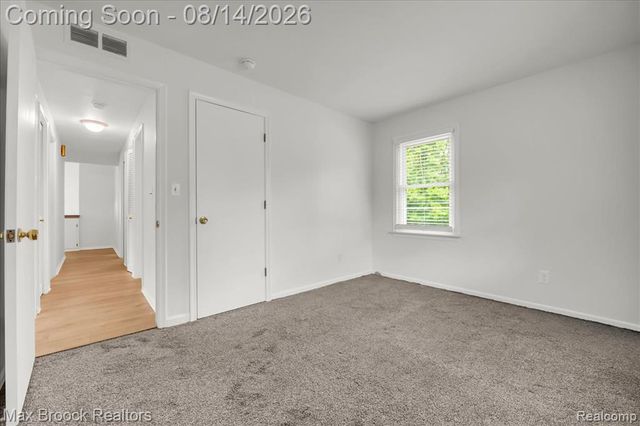 6695 W Dartmoor Road, West Bloomfield, MI 48322