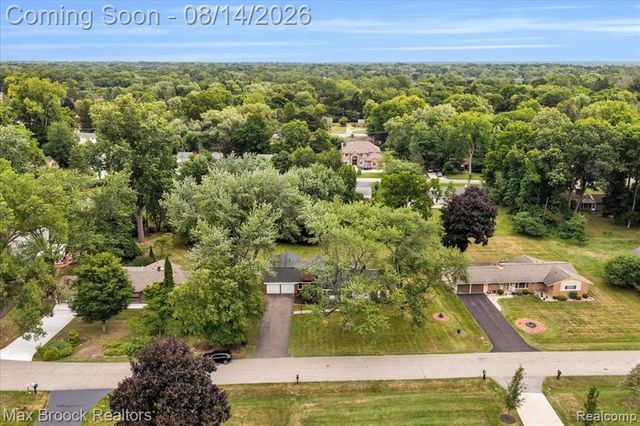 6695 W Dartmoor Road, West Bloomfield, MI 48322