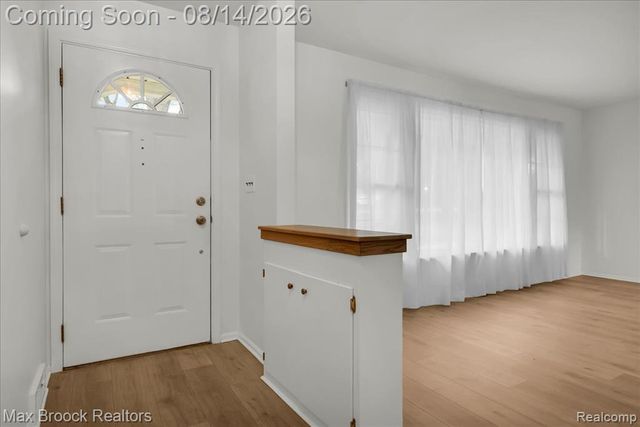 6695 W Dartmoor Road, West Bloomfield, MI 48322