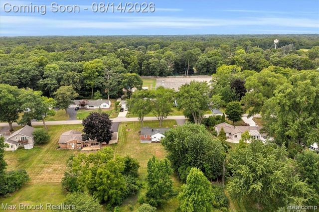 6695 W Dartmoor Road, West Bloomfield, MI 48322