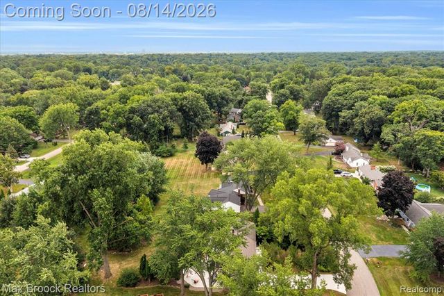 6695 W Dartmoor Road, West Bloomfield, MI 48322