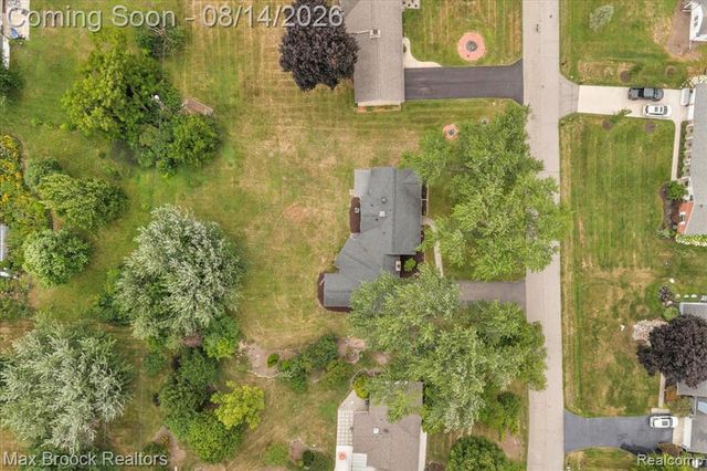 6695 W Dartmoor Road, West Bloomfield, MI 48322
