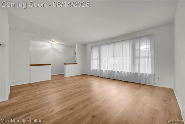 6695 W Dartmoor Road, West Bloomfield, MI 48322