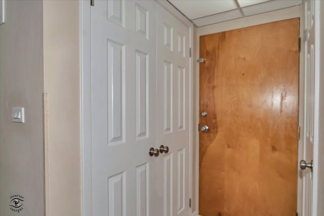 5540 Walnut Avenue 33A, Downers Grove, IL 60515
