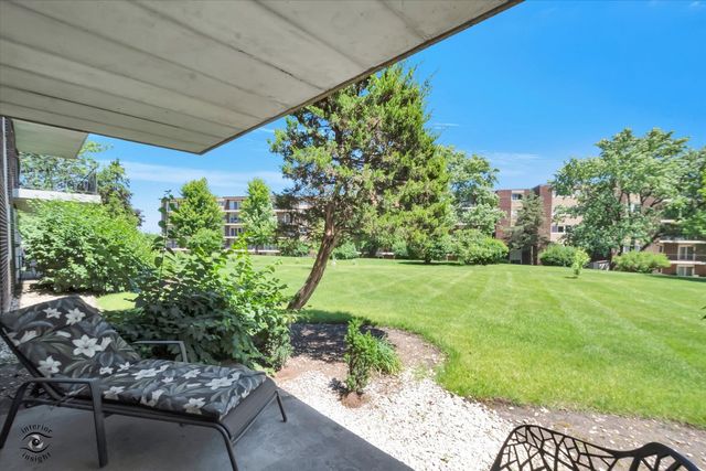 5540 Walnut Avenue 33A, Downers Grove, IL 60515
