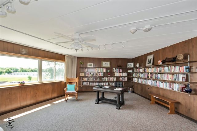 5540 Walnut Avenue 33A, Downers Grove, IL 60515