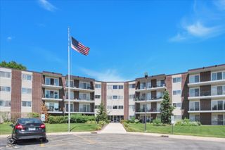 5540 Walnut Avenue 33A, Downers Grove, IL 60515