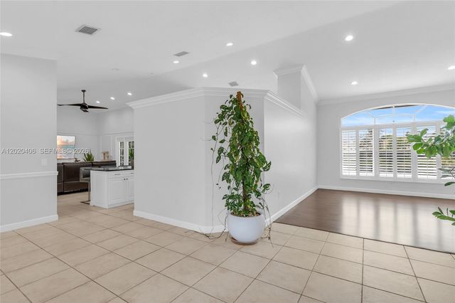 321 NW 193rd Ave, Pembroke Pines, FL 33029