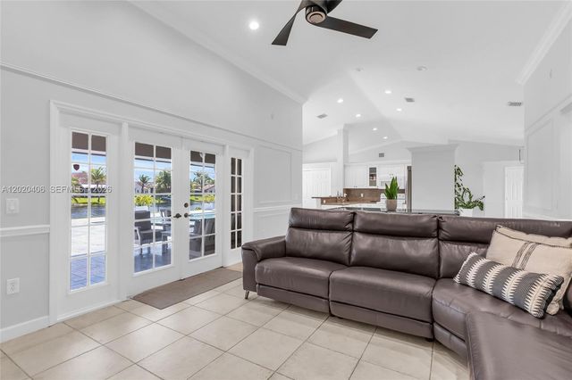 321 NW 193rd Ave, Pembroke Pines, FL 33029