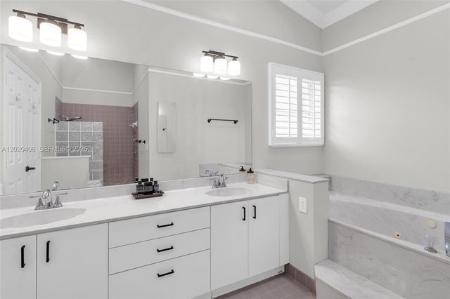 321 NW 193rd Ave, Pembroke Pines, FL 33029