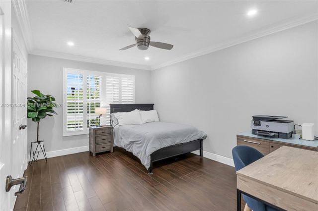 321 NW 193rd Ave, Pembroke Pines, FL 33029