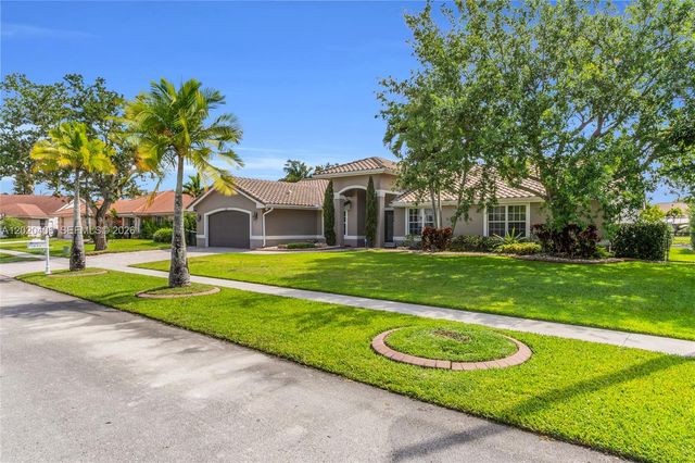 321 NW 193rd Ave, Pembroke Pines, FL 33029