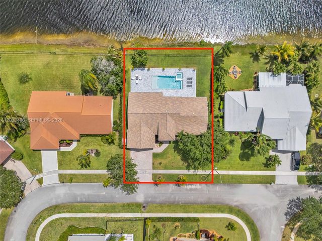 321 NW 193rd Ave, Pembroke Pines, FL 33029
