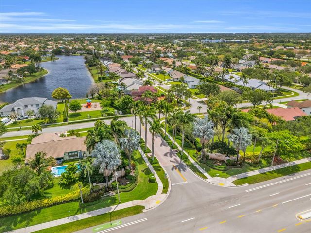 321 NW 193rd Ave, Pembroke Pines, FL 33029