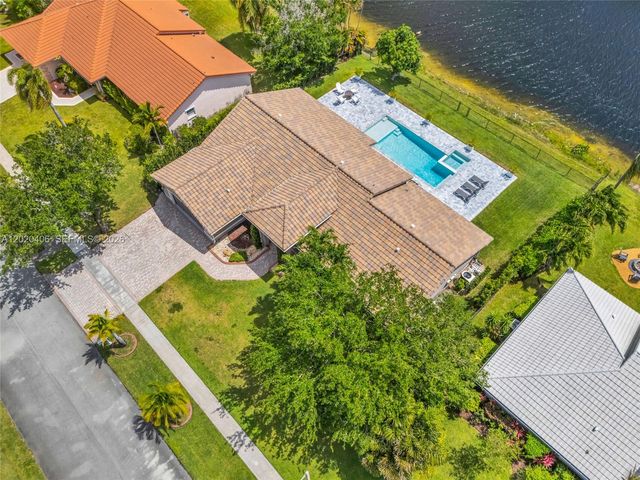 321 NW 193rd Ave, Pembroke Pines, FL 33029