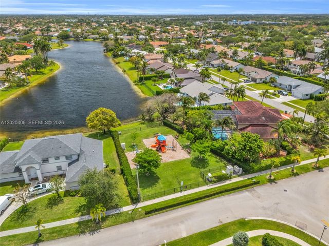 321 NW 193rd Ave, Pembroke Pines, FL 33029