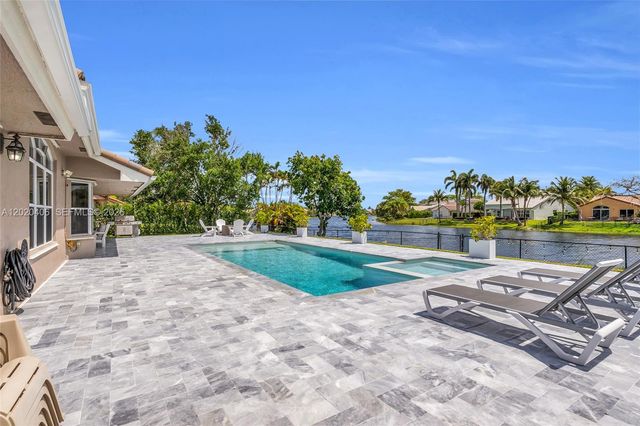 321 NW 193rd Ave, Pembroke Pines, FL 33029