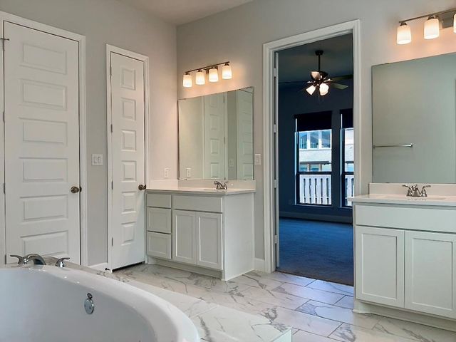 1636 Laverne Mitchell ST, Leander, TX 78641