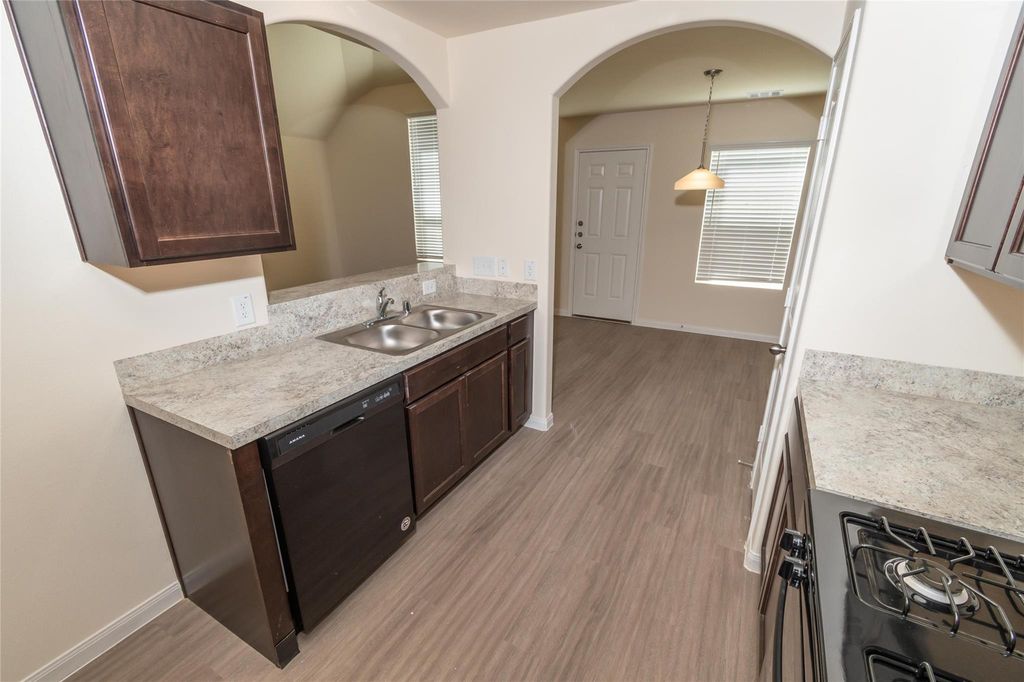 5310 Rio Ramos Court, Rosharon, TX 77583