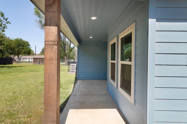 712 E 4th Avenue, Corsicana, TX 75110
