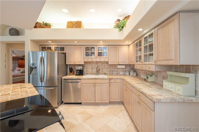 27 Deerwood Drive, Homosassa, FL 34446