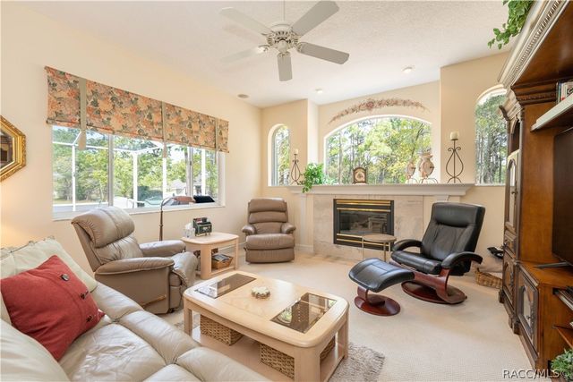 27 Deerwood Drive, Homosassa, FL 34446