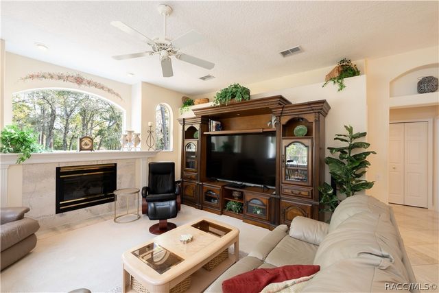 27 Deerwood Drive, Homosassa, FL 34446