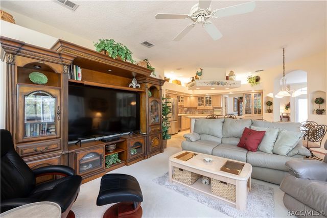 27 Deerwood Drive, Homosassa, FL 34446