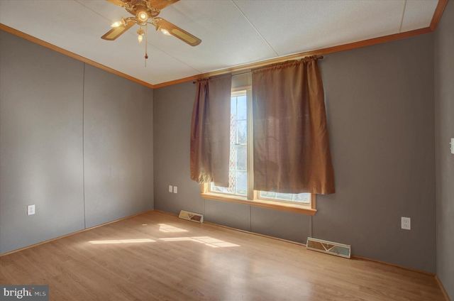 11906 HEATHER DR, Hagerstown, MD 21740