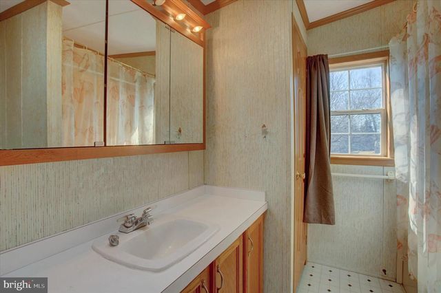 11906 HEATHER DR, Hagerstown, MD 21740