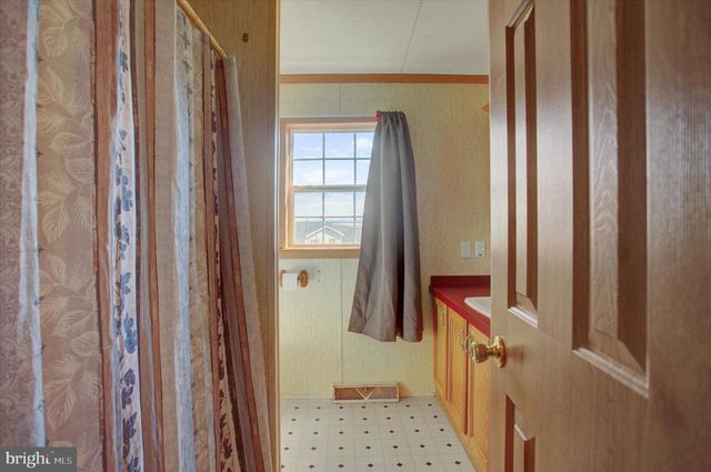 11906 HEATHER DR, Hagerstown, MD 21740