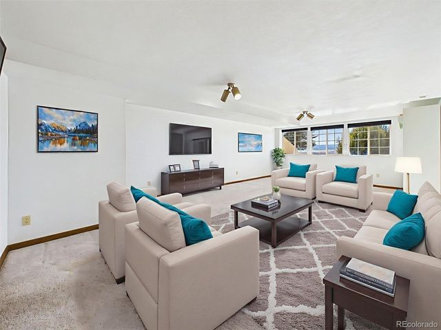 611 Q St, Penrose, CO 81240