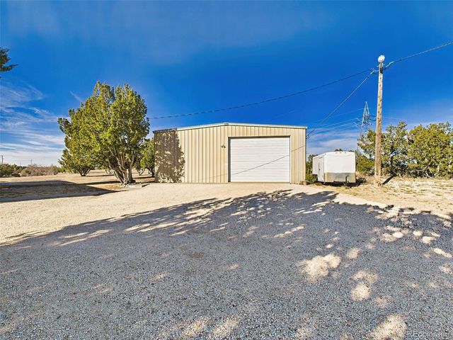 611 Q St, Penrose, CO 81240