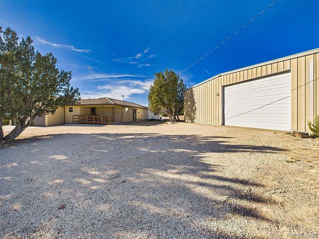 611 Q St, Penrose, CO 81240