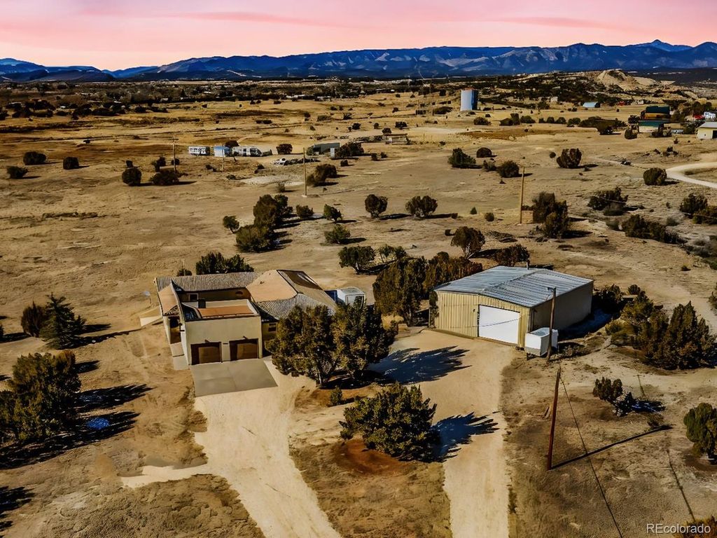611 Q St, Penrose, CO 81240