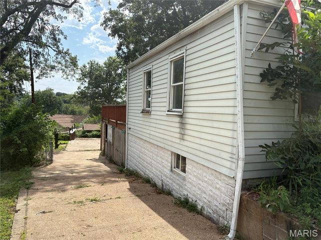 3419 Westridge Lane, St Louis, MO 63074