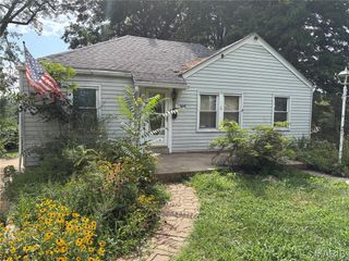 3419 Westridge Lane, St Louis, MO 63074
