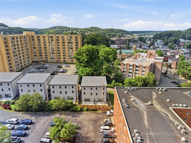 240 Hidden Lane, Carnegie, PA 15106